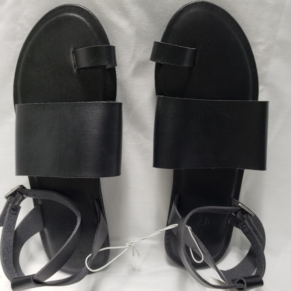 Universal Thread Black Sandals - Picture 7 of 8